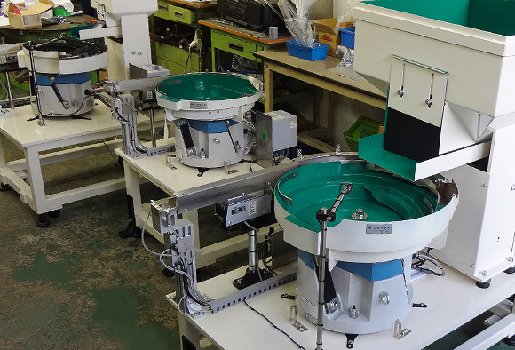 保護キャップ(三種)整列機