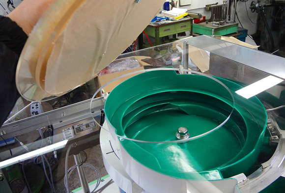 シリンジバックストップ整列機