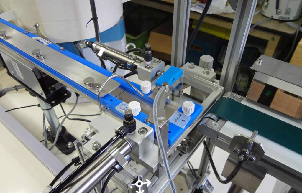 樹脂製キャップ・中栓整列機