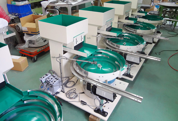 建築向樹脂製部品整列機