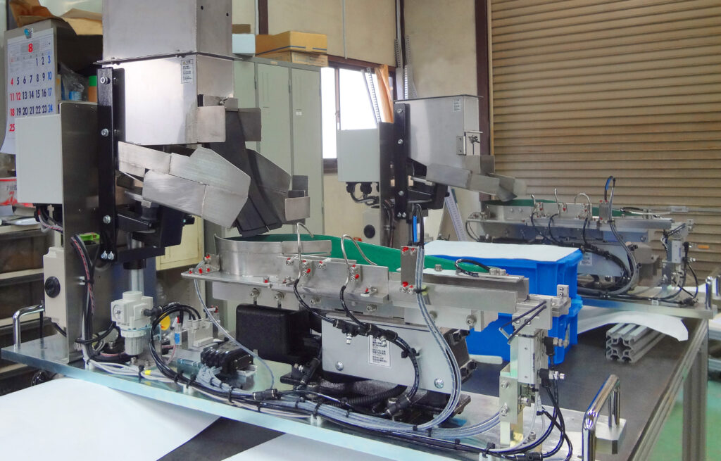 樹脂製部品&特殊ナット整列機