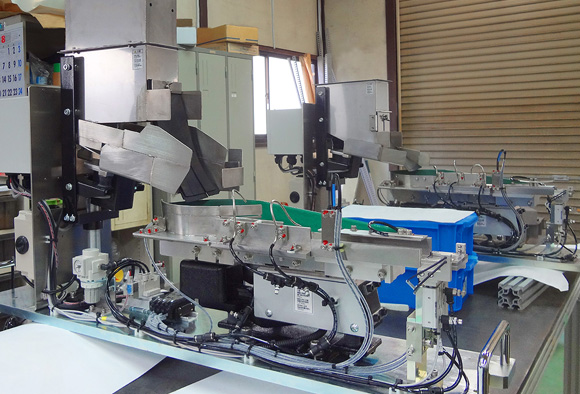 樹脂製部品&特殊ナット整列機