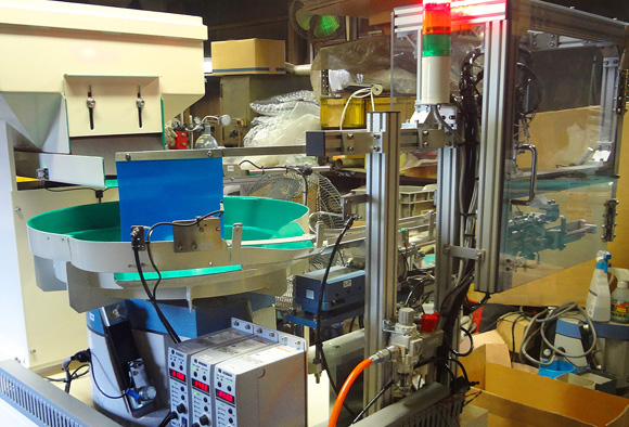 キャップ付歯磨きチューブ整列機