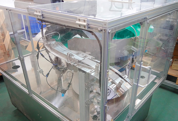 ステンレス金皿・樹脂皿整列機