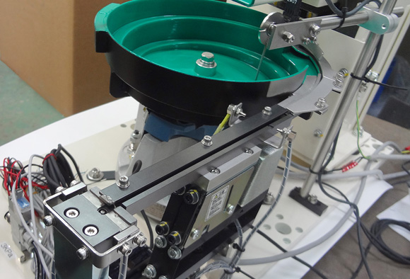 電子部品用金属カラー整列機