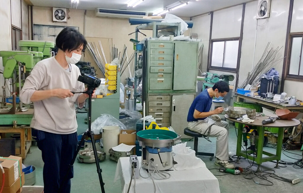 ボルト整列機[TV番組撮影用]