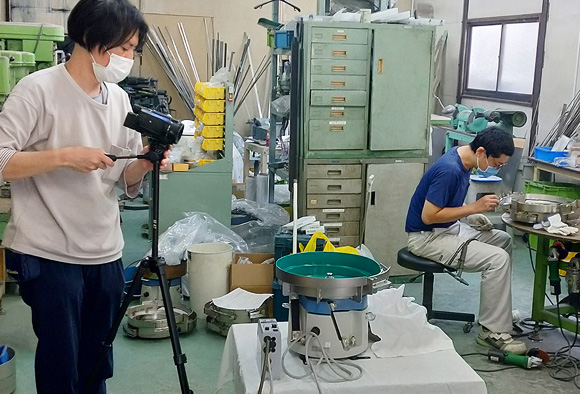 ボルト整列機[TV番組撮影用]