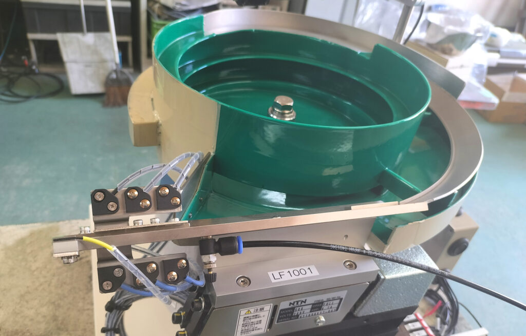 切れ目あり極細リング整列機