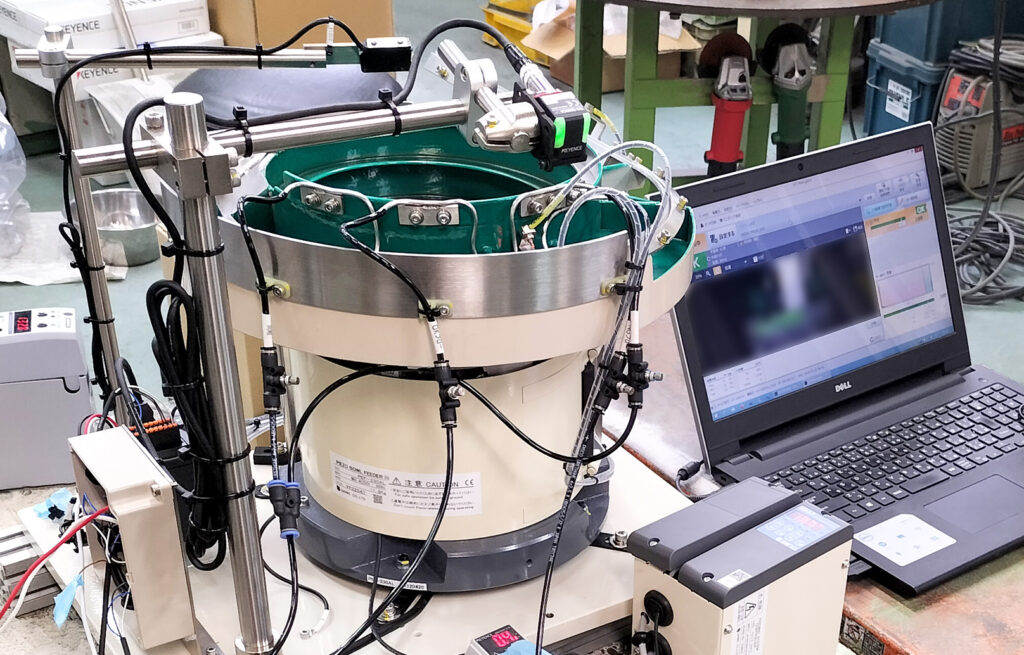 ターミナル端子部品整列機