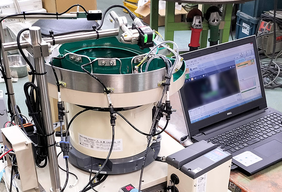 ターミナル端子部品整列機