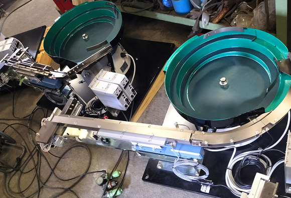 六角&丸型ウェルドナット整列機