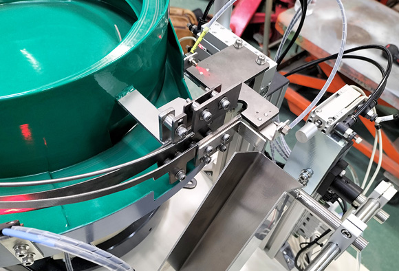 アルミボルト整列・計数機