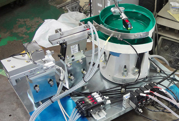 フック付きばね整列機