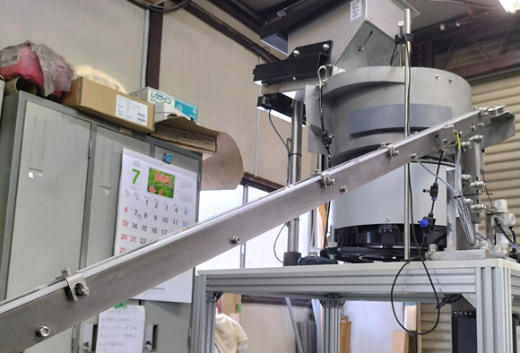 真鍮四角棒(別型)整列機